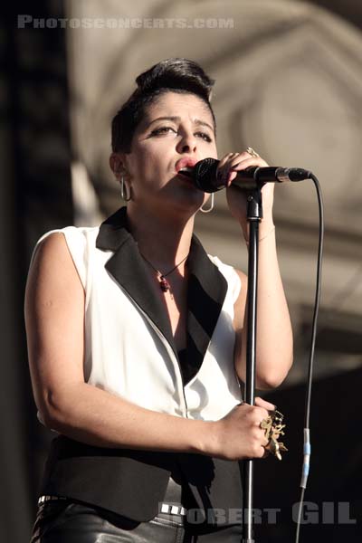 CARMEN MARIA VEGA - 2012-07-22 - PARIS - Parvis de l'Hotel de Ville - 